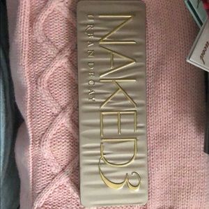 Urban Decay Naked 3 eyeshadow palette